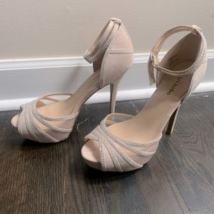 Beautiful crystal pumps in excellent condition